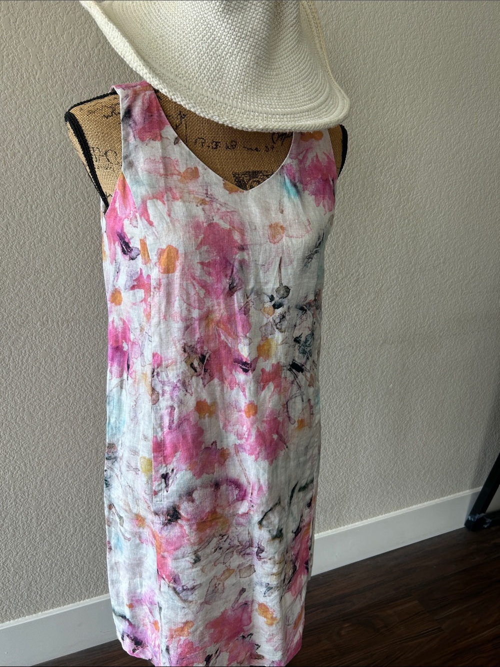 Floral Sleeveless Mini Dress in Pink & White